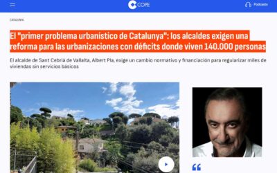 Captura de pantalla de un artículo del medio español COPE en el que se indica que cerca de 100 alcaldes catalanes reclaman una reforma para las urbanizaciones con déficits urbanísticos, en las que viven unas 140 000 personas.